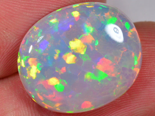 9 Karat - Wunderschöner Oval geschliffener Äthiopischer Welo Opal mit Hexagons