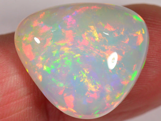 16.7 Karat - Leuchtender Äthiopischer Welo Opal