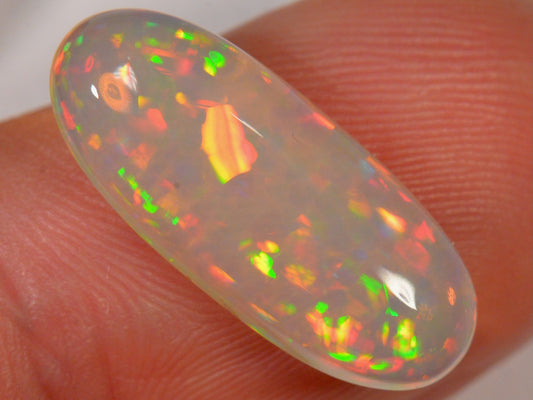 4.6 Karat - Leuchtender Äthiopischer Welo Opal