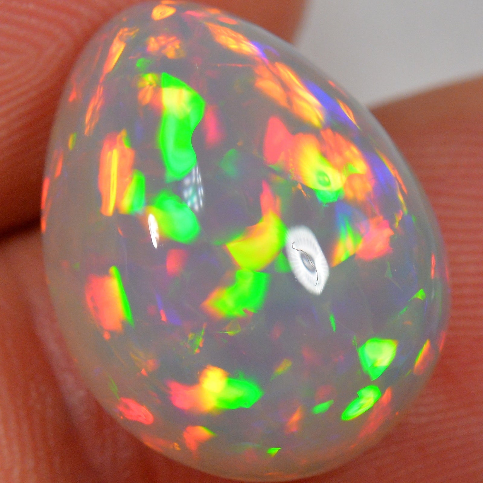 10.6 Karat - Strahlender Gesättigter Äthiopischer Welo Opal - DeinOpal