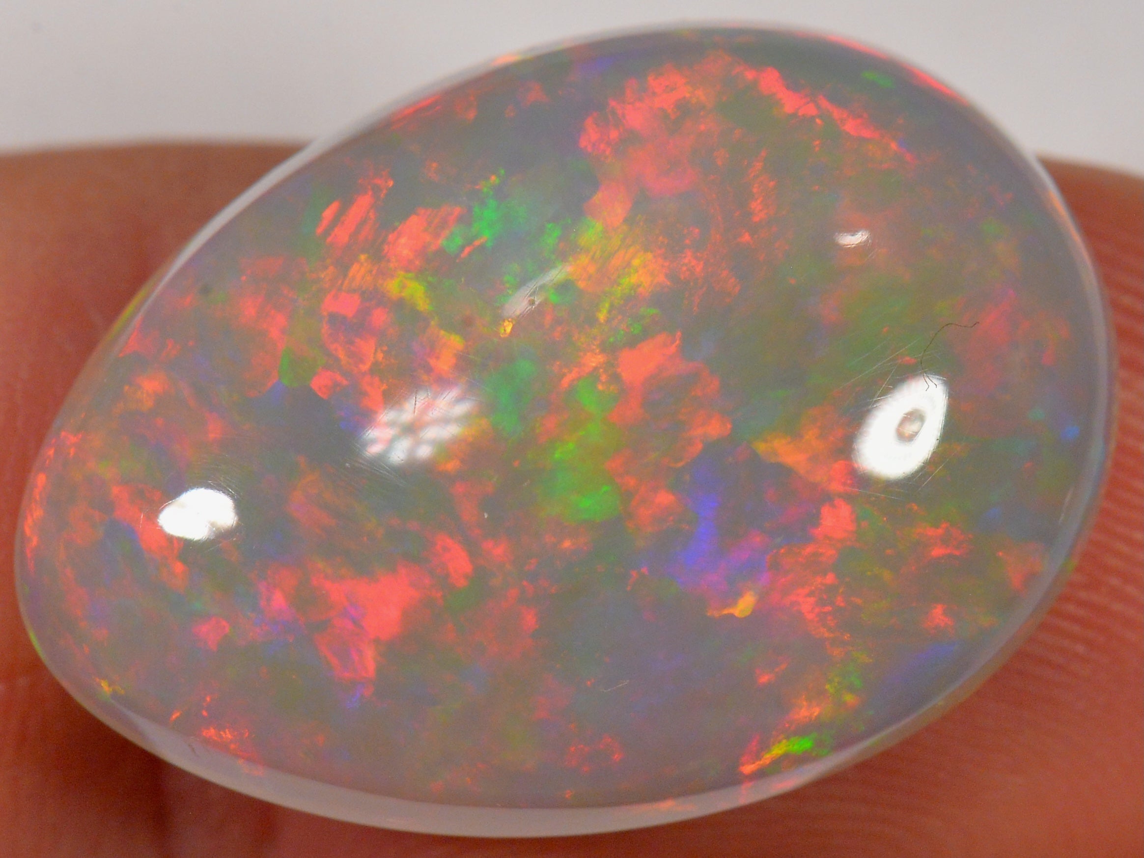 11.6 Karat - Tropfenförmiger Äthiopischer Welo Opal - DeinOpal