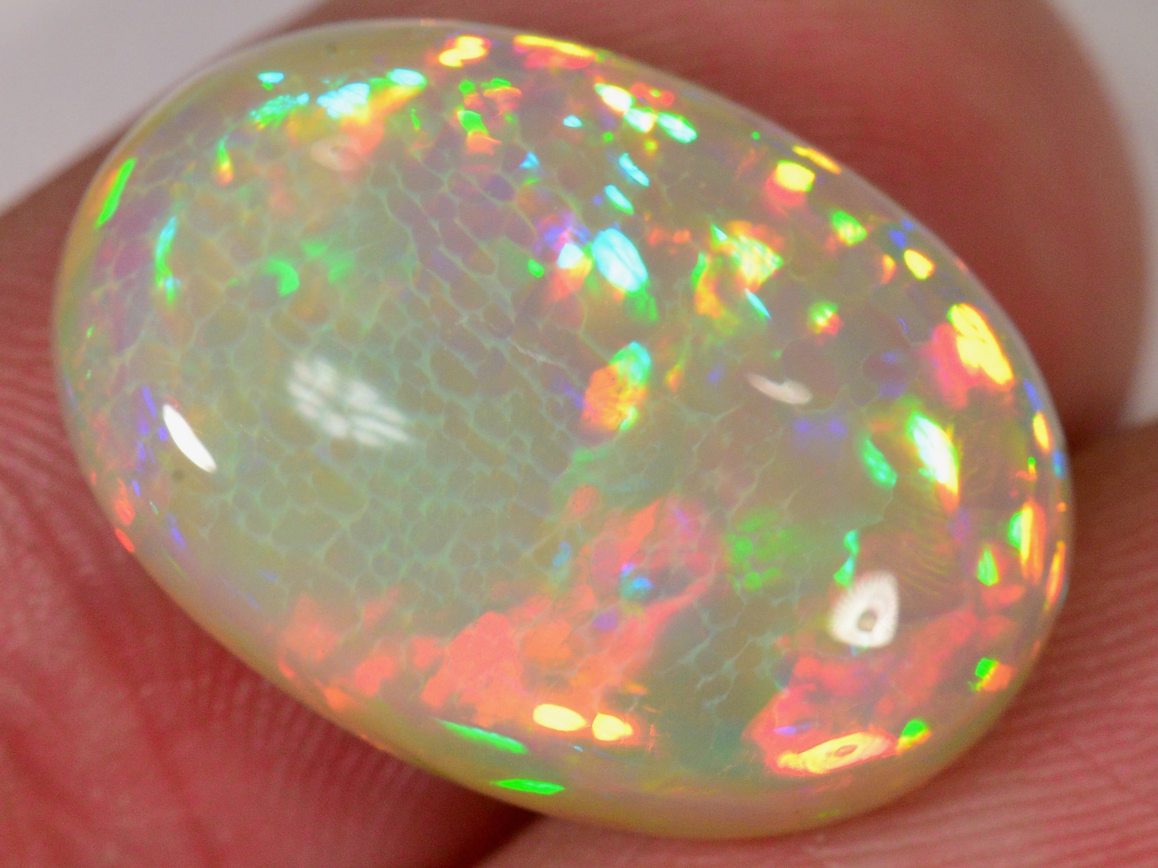 12.2 Karat - Äthiopischer Welo Opal mit Schönem Muster - DeinOpal