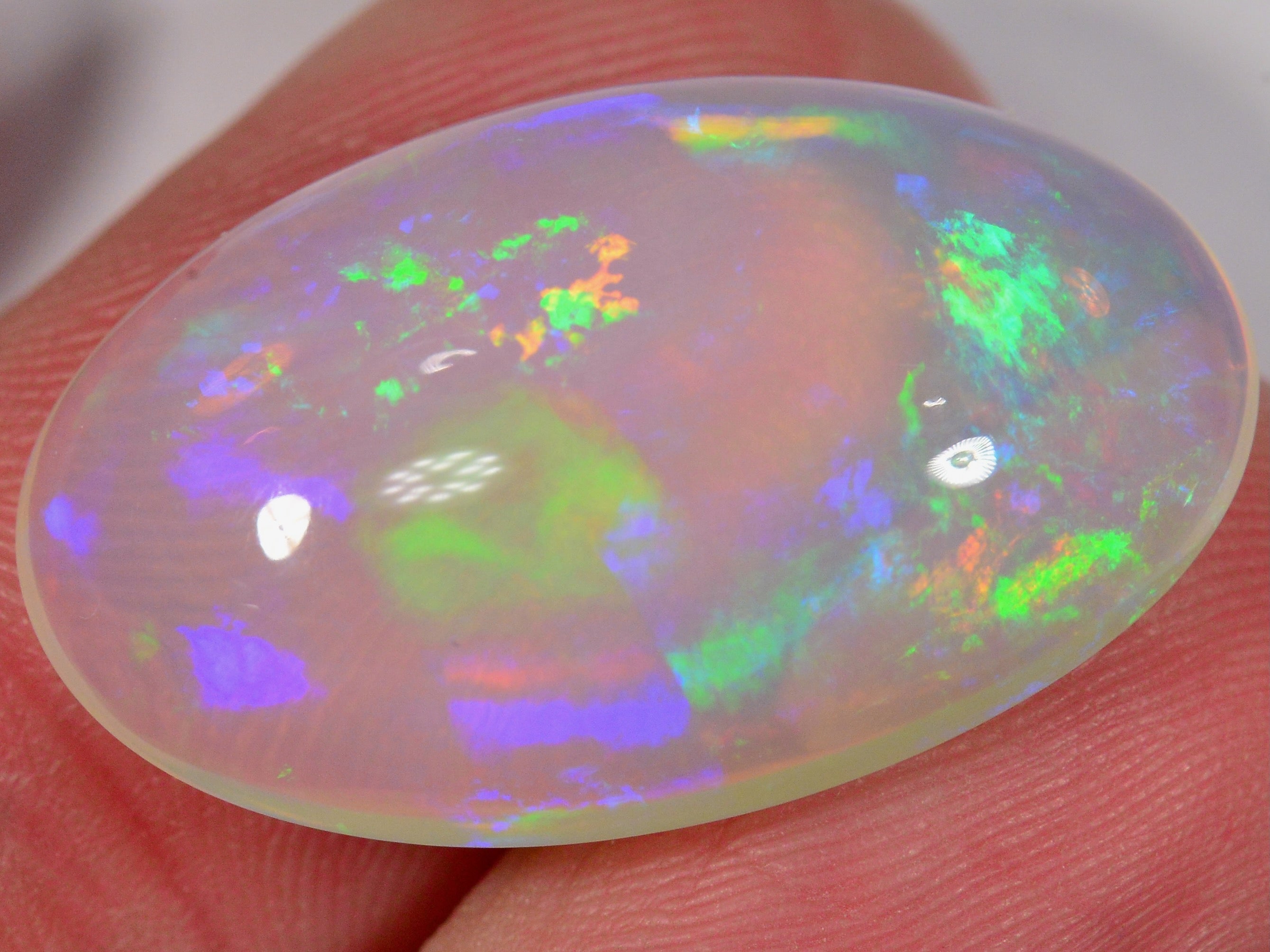 16.3 Karat - Oval geschliffener transparenter Äthiopischer Welo Opal - DeinOpal