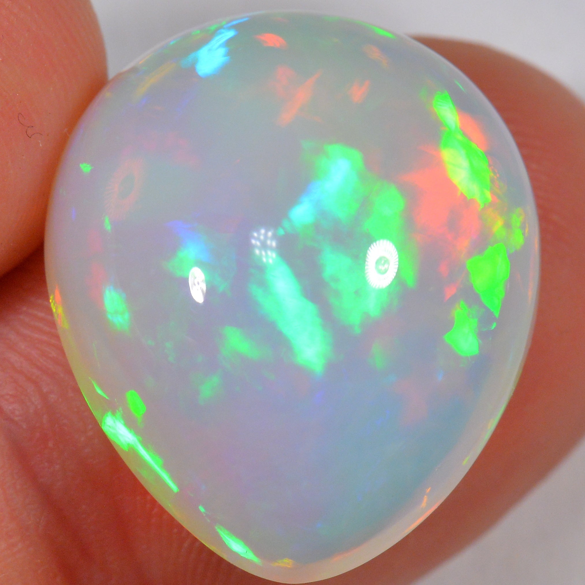 17.5 Karat - Heller Äthiopischer Welo Opal - DeinOpal