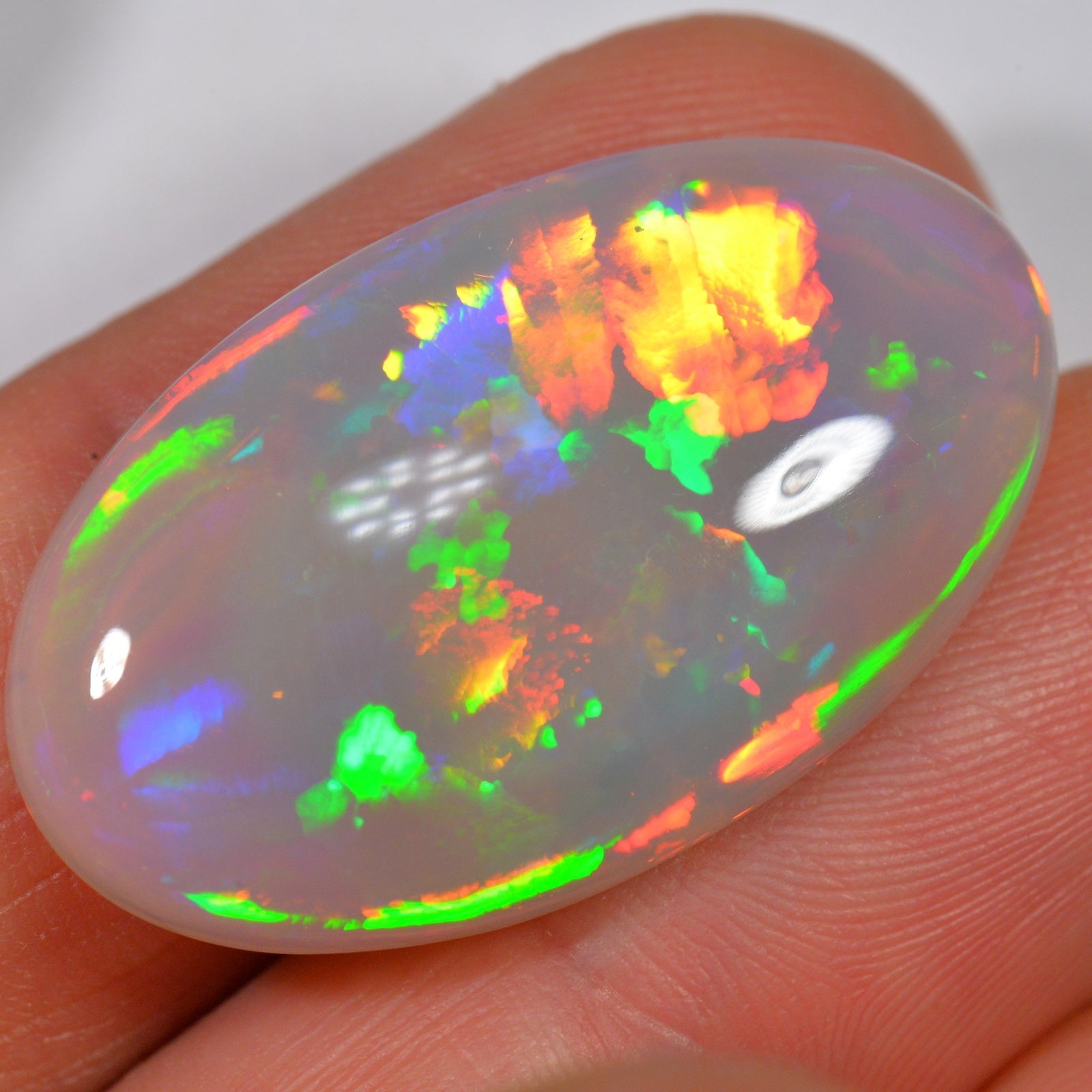 21 Karat - Brillanter Grey Base Äthiopischer Welo Opal - DeinOpal