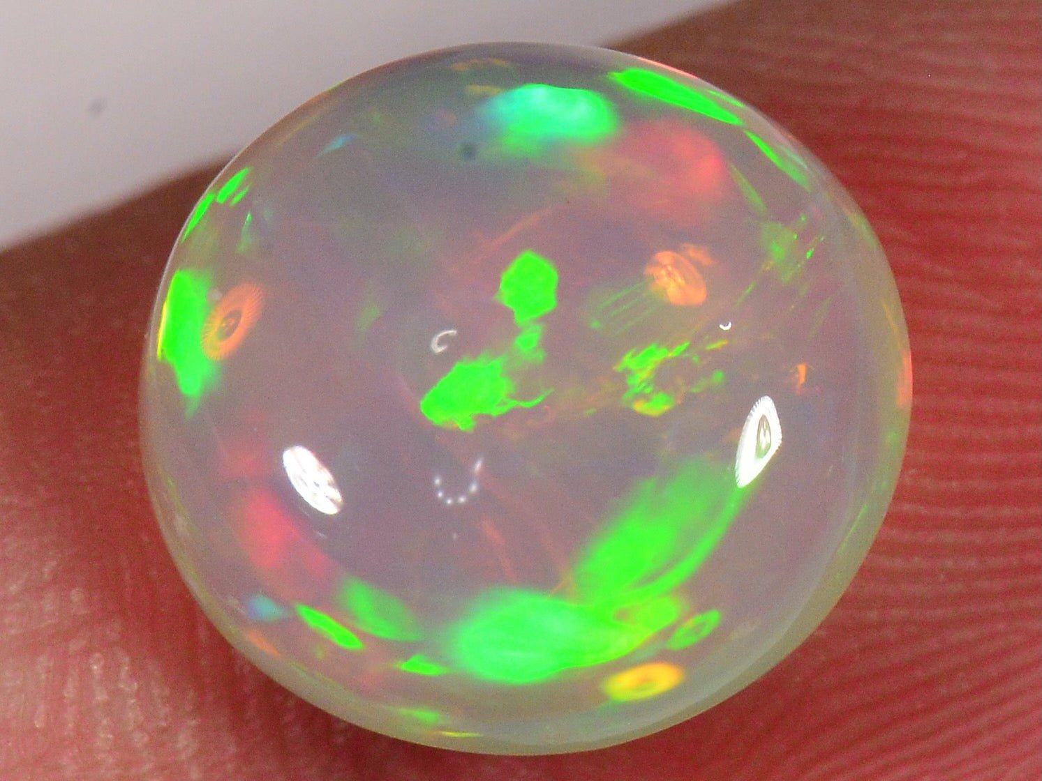 2.9 Karat - Ovaler Äthiopischer Welo Opal - DeinOpal