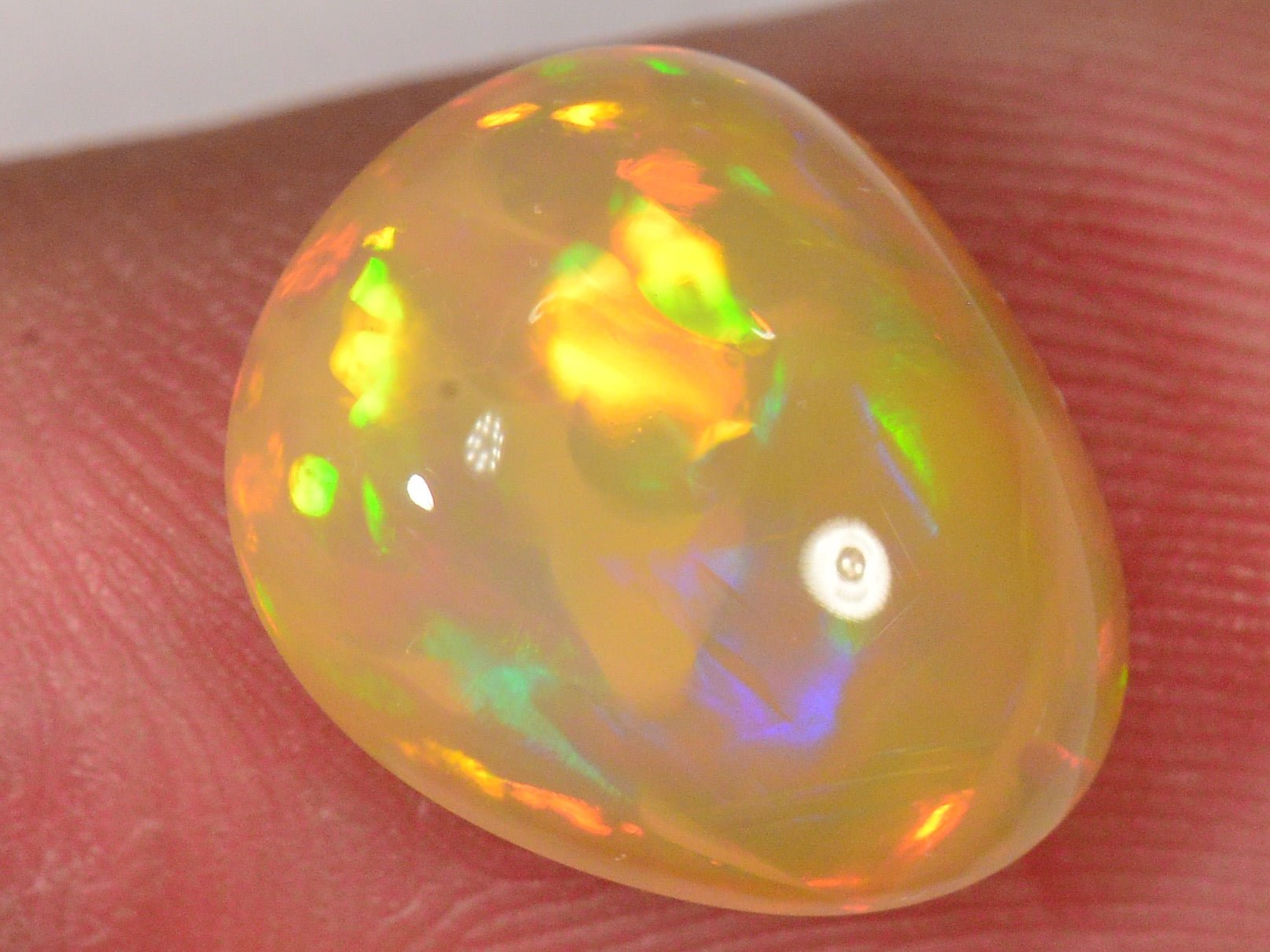 3 Karat - Intensiver hellbrauner Äthiopischer Welo Opal - DeinOpal