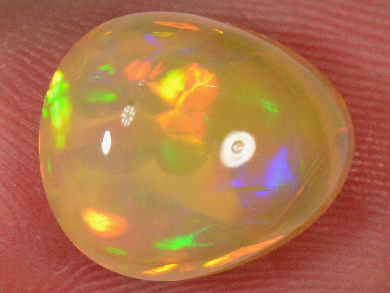 3 Karat - Intensiver hellbrauner Äthiopischer Welo Opal - DeinOpal