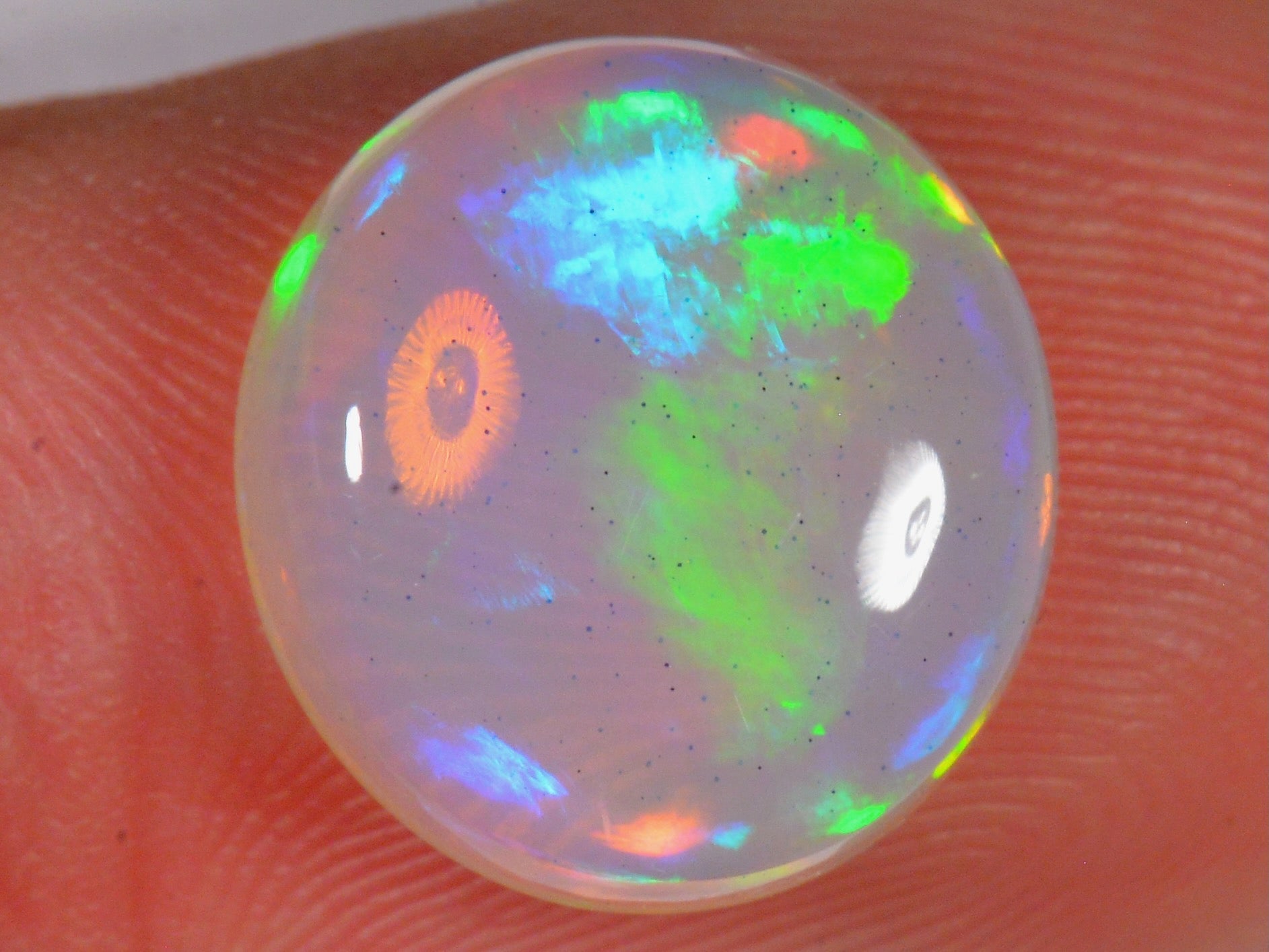 4.4 Karat - Ovaler Äthiopischer Welo Opal - DeinOpal