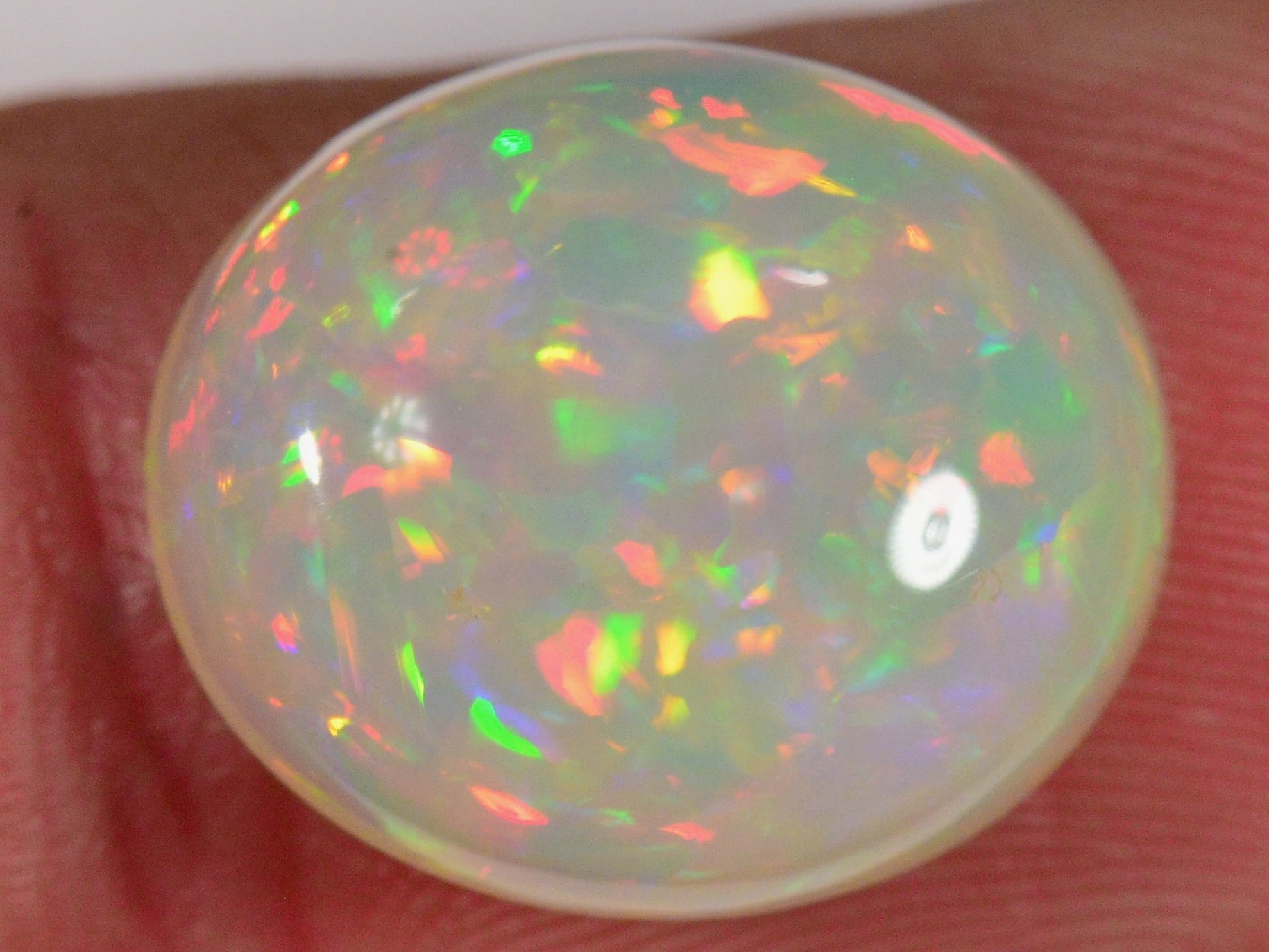 5.3 Karat - Oval geschliffener Äthiopischer Welo Opal - DeinOpal