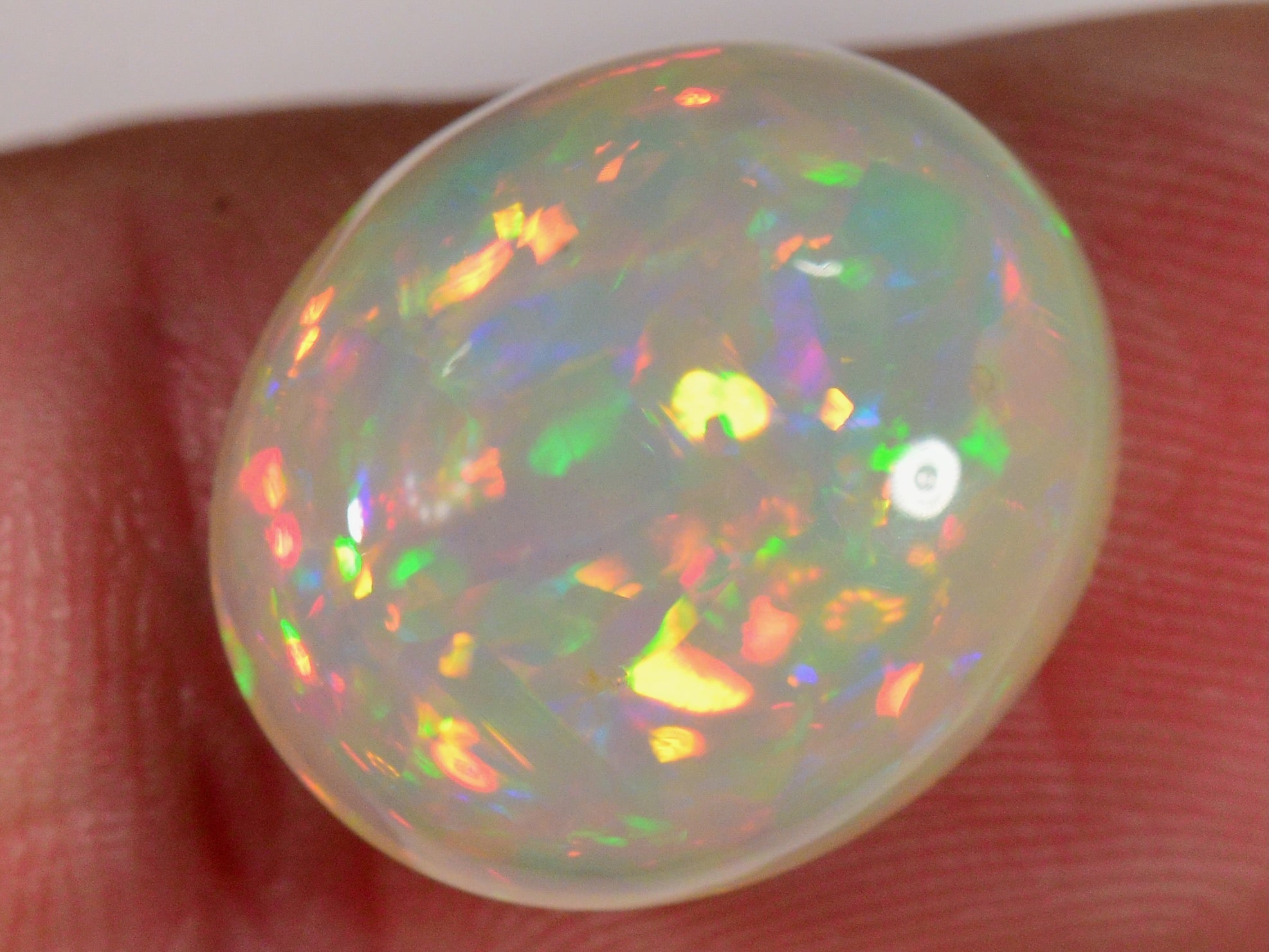 5.3 Karat - Oval geschliffener Äthiopischer Welo Opal - DeinOpal