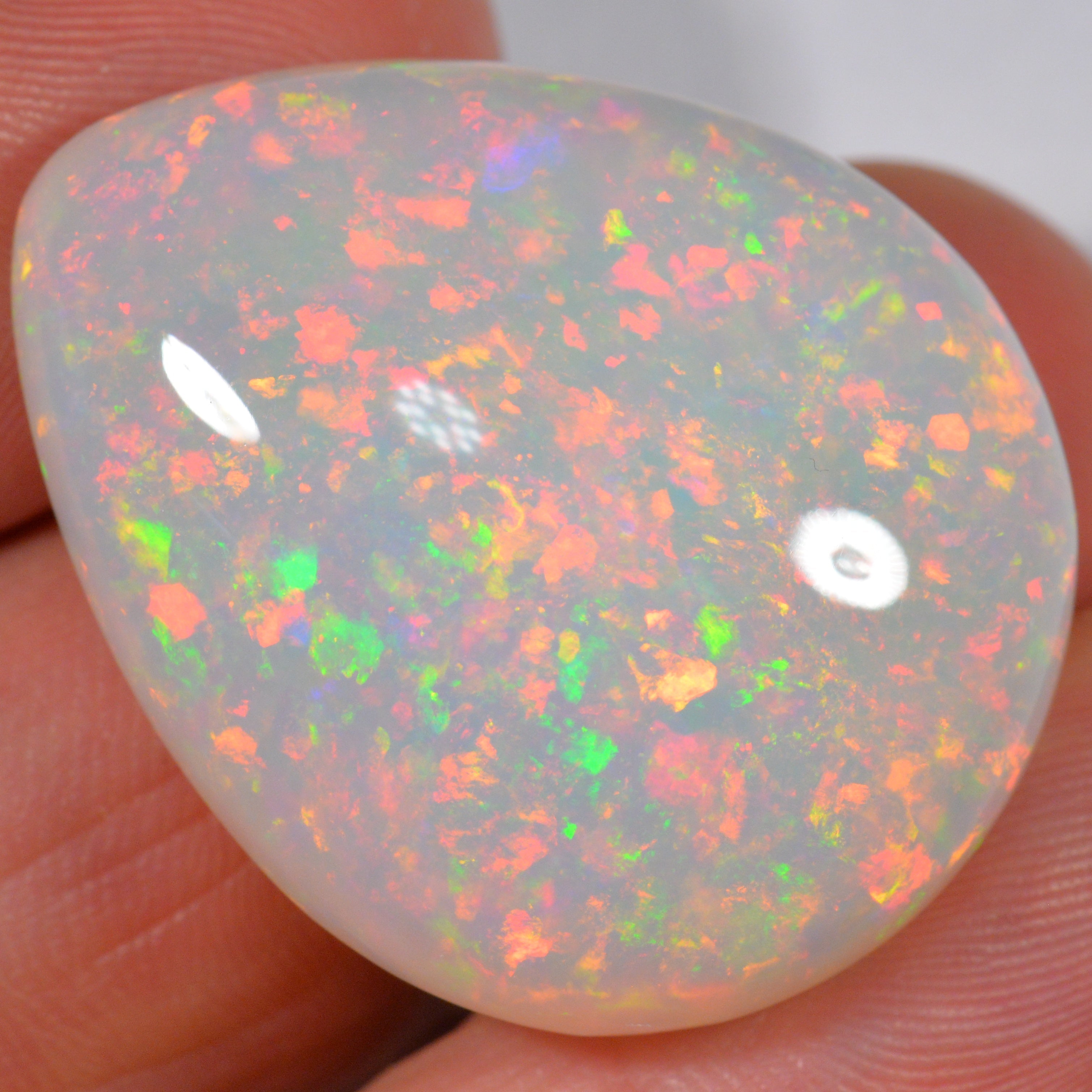 57.4 Karat - Tropfenförmiger Äthiopischer Welo Opal - DeinOpal