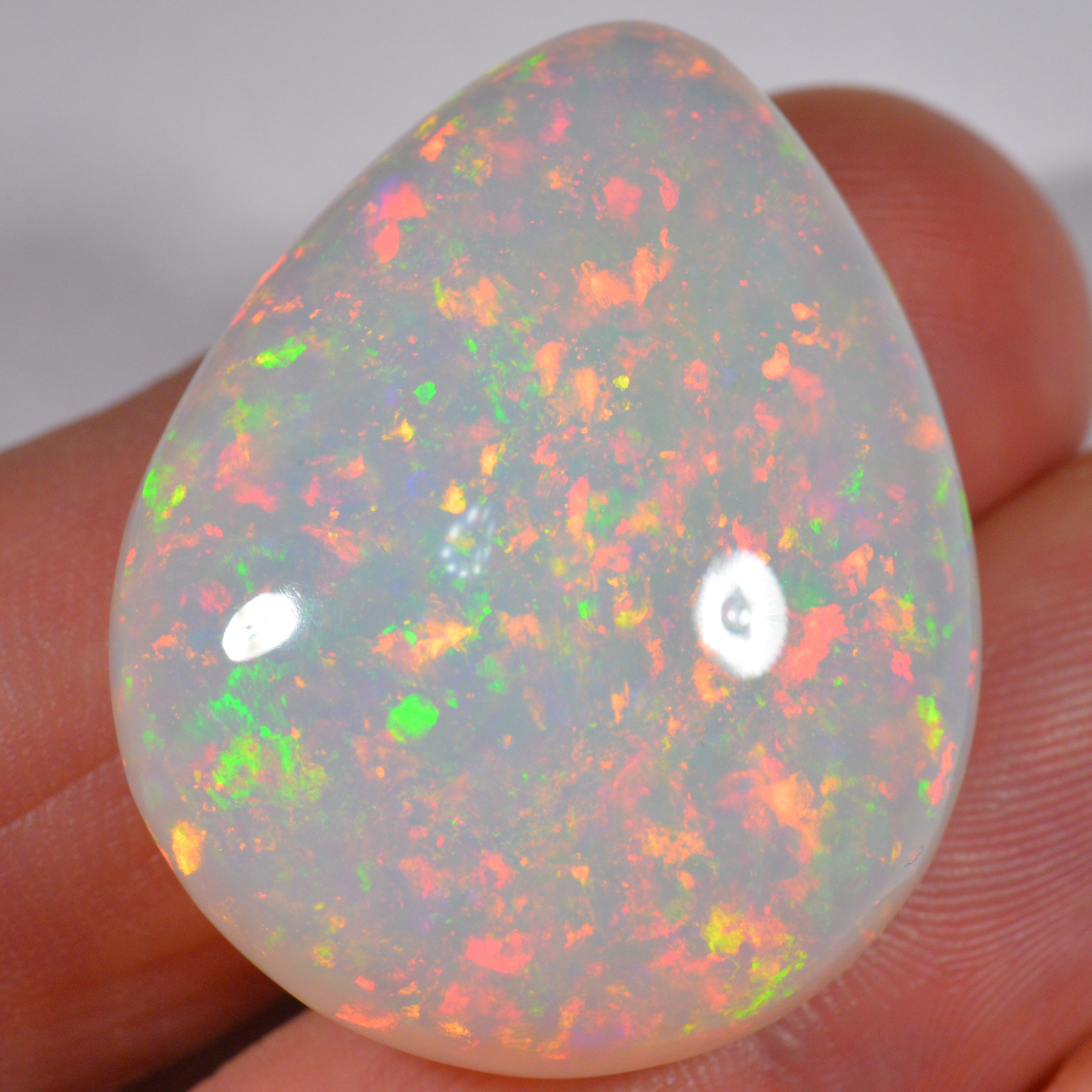 57.4 Karat - Tropfenförmiger Äthiopischer Welo Opal - DeinOpal