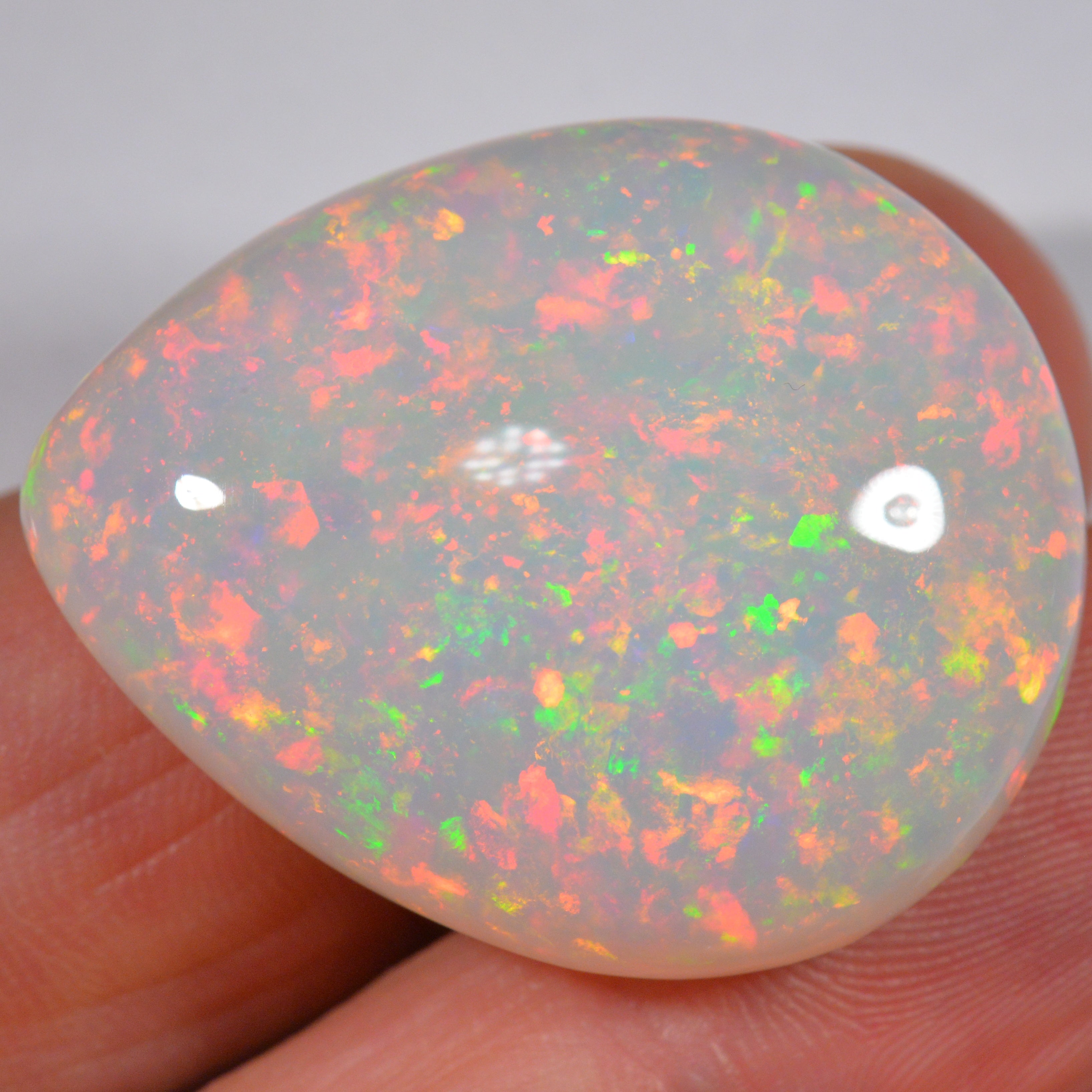 57.4 Karat - Tropfenförmiger Äthiopischer Welo Opal - DeinOpal