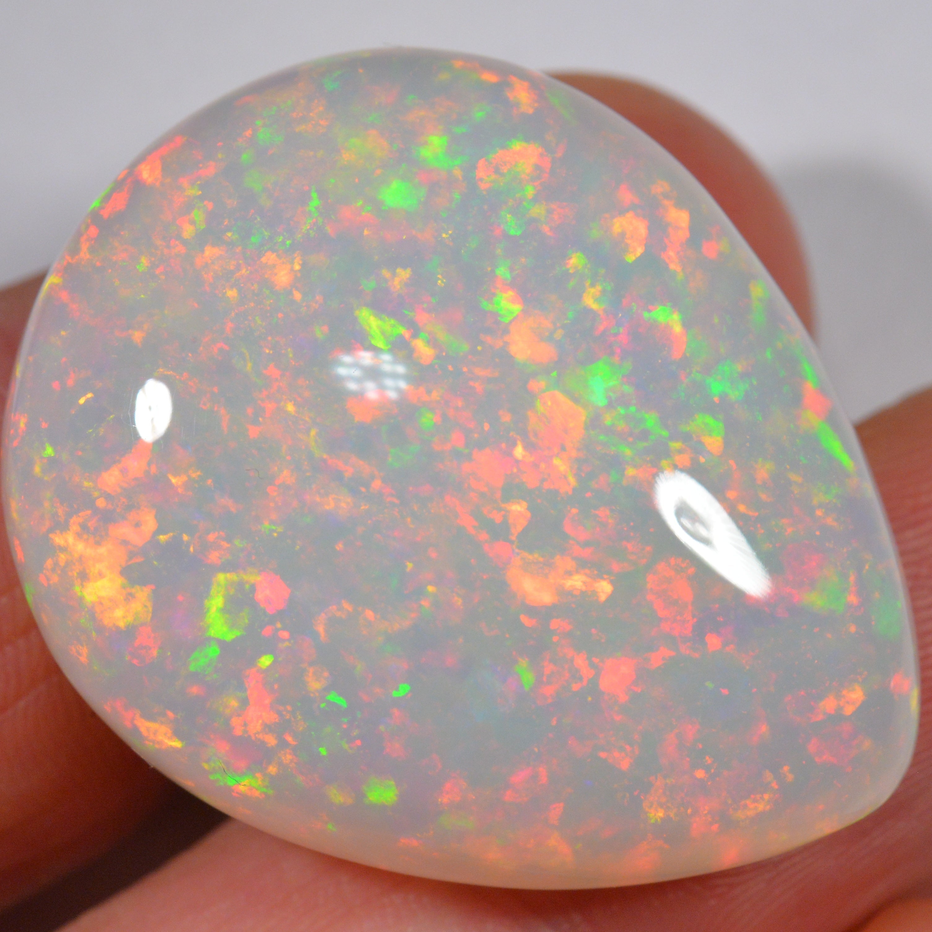 57.4 Karat - Tropfenförmiger Äthiopischer Welo Opal - DeinOpal