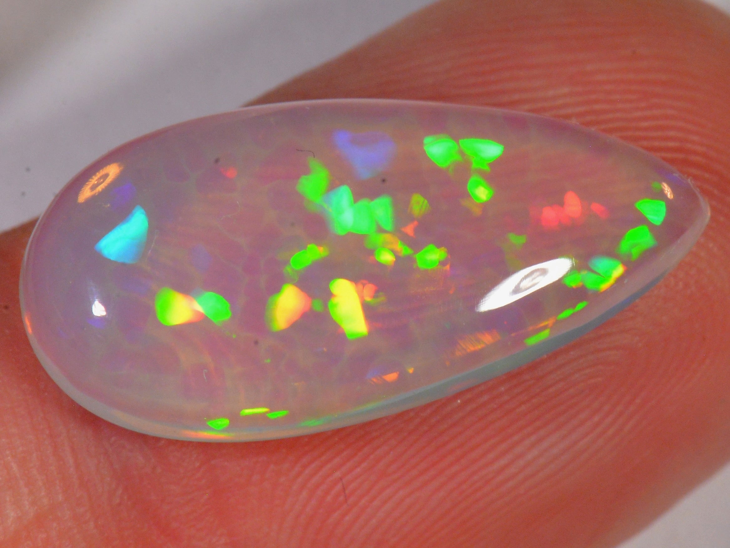 6.2 Karat - Transparenter Tropfenförmiger Äthiopischer Welo Opal mit Zellenmuster - DeinOpal