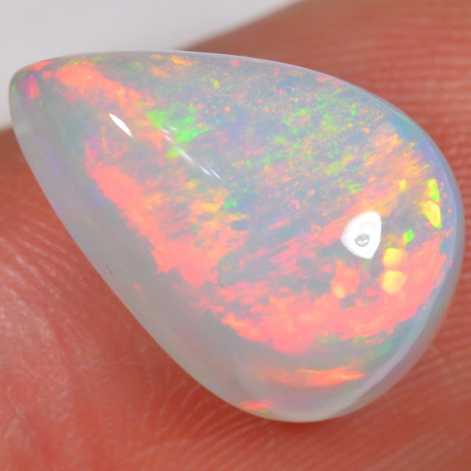 6.5 Carat - Stunning Ethiopian Welo Opal — natural untreated Ethiopian Welo opal