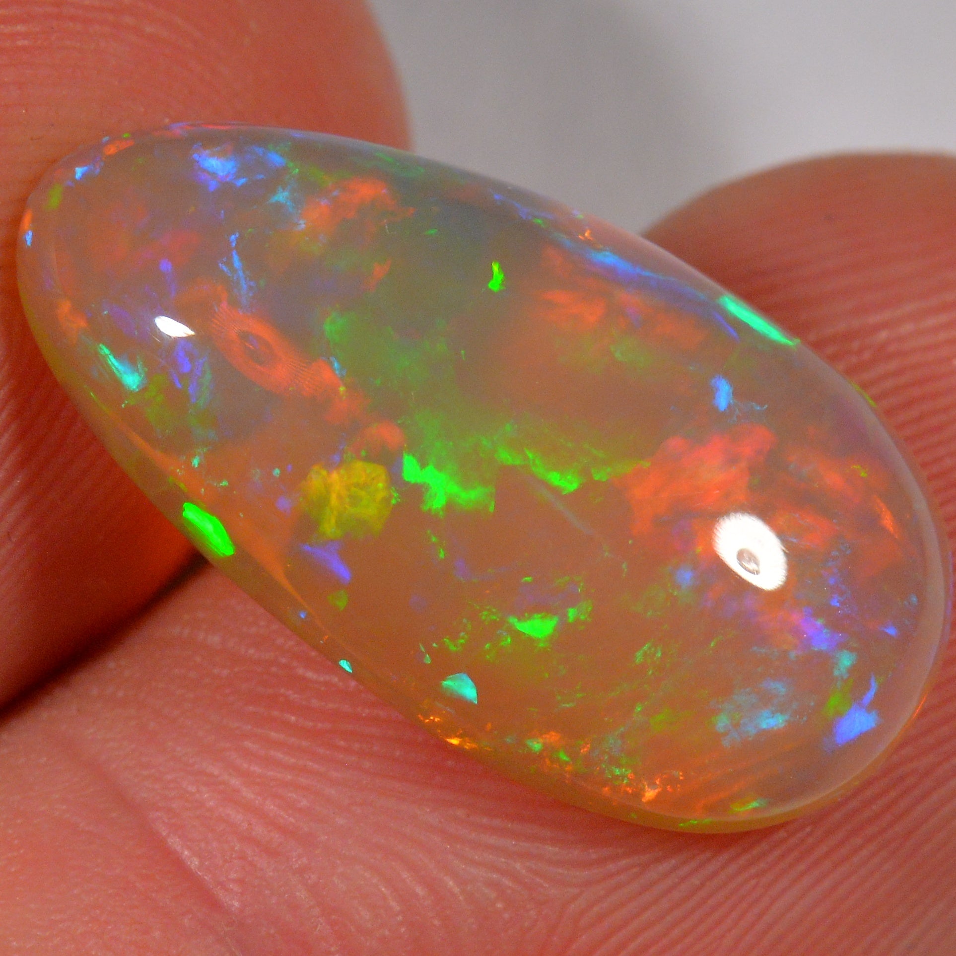 7.8 Karat - Dunkler Tropfenförmiger Äthiopischer Welo Opal - DeinOpal