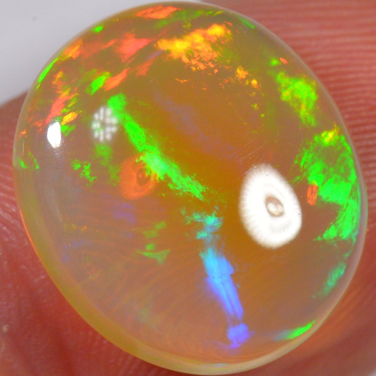 7.9 Karat - Ovaler Äthiopischer Welo Opal - DeinOpal