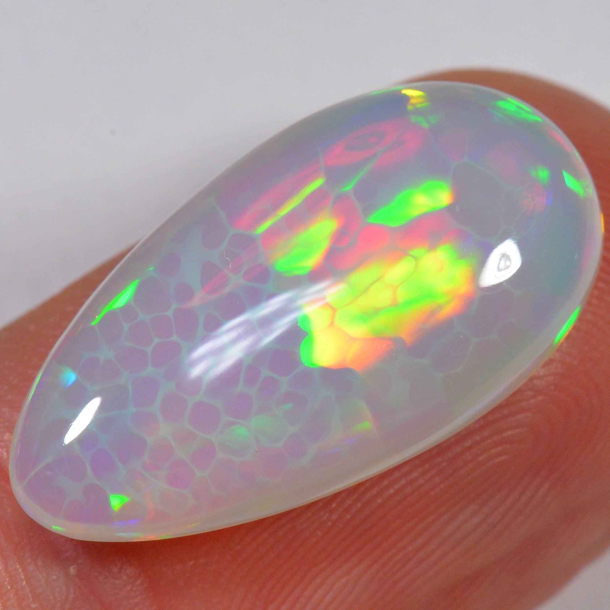 8.1 Karat - Tropfenförmiger Äthiopischer Welo Opal - DeinOpal