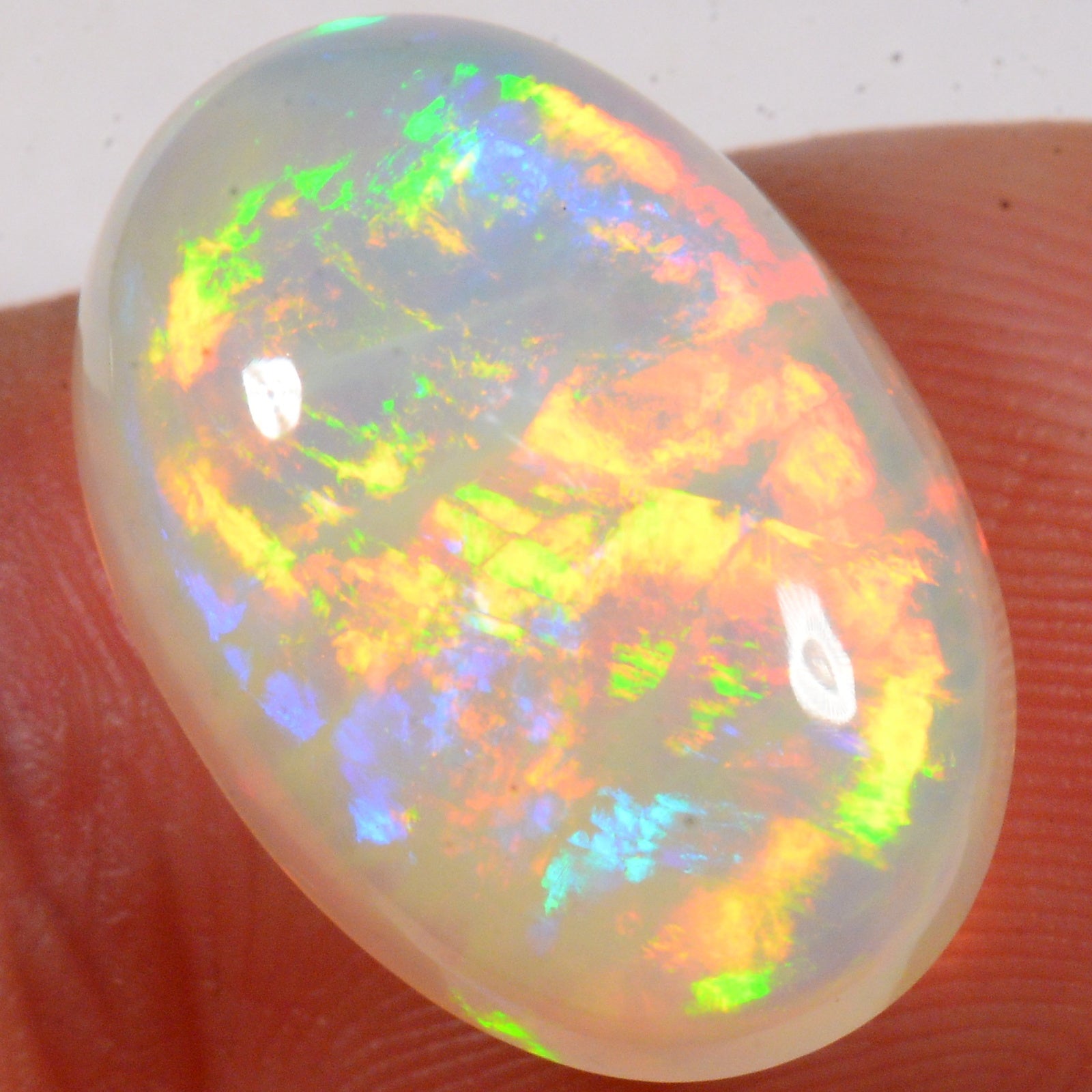 8,3 carats - Opale Welo d'Éthiopie ovale et lumineuse – opale Welo d'Éthiopie naturelle