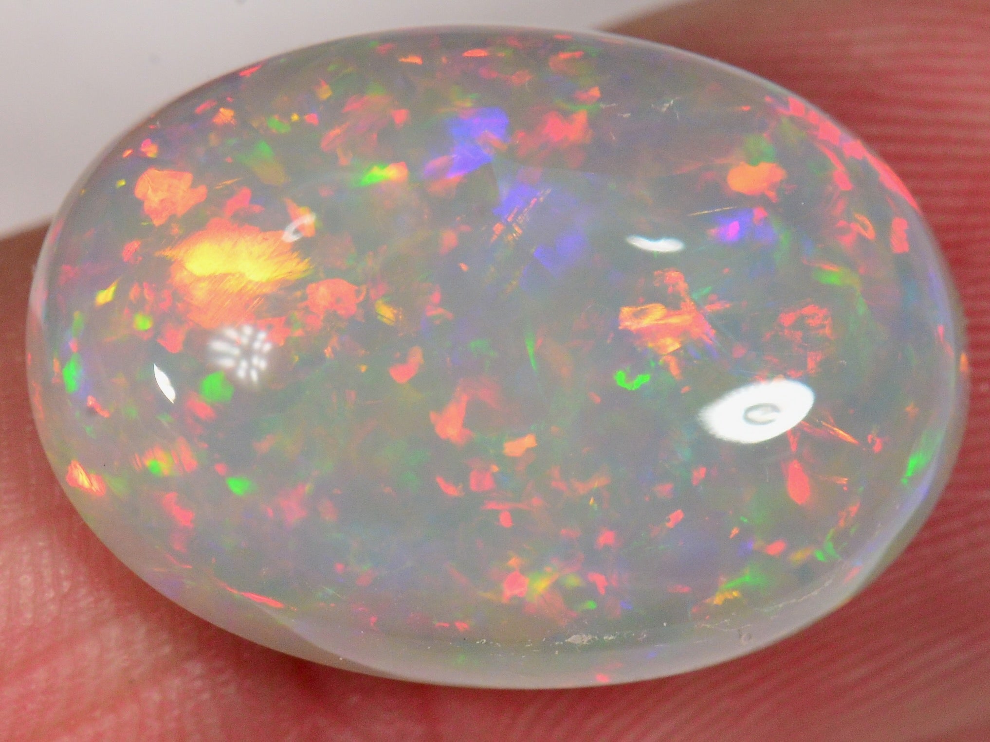 9.3 Karat - Oval Geschliffener Äthiopischer Welo Opal - Grey Base - DeinOpal