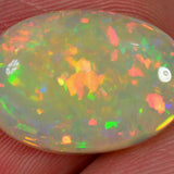 5 Karat - Glitzernder oval geschliffener Äthiopischer Welo Opal