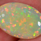 5 Karat - Glitzernder oval geschliffener Äthiopischer Welo Opal