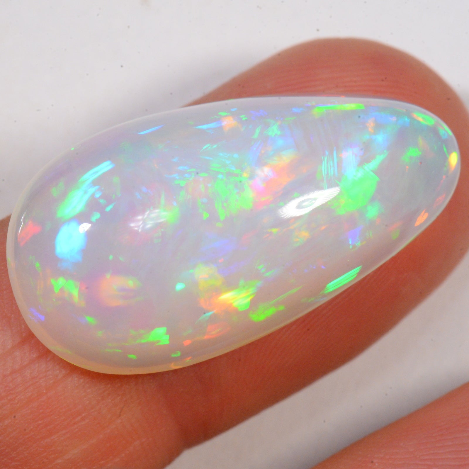 21.9 Karat - Brillanter Confetti Pattern Äthiopischer Welo Opal – natürlicher äthiopischer Welo Opal